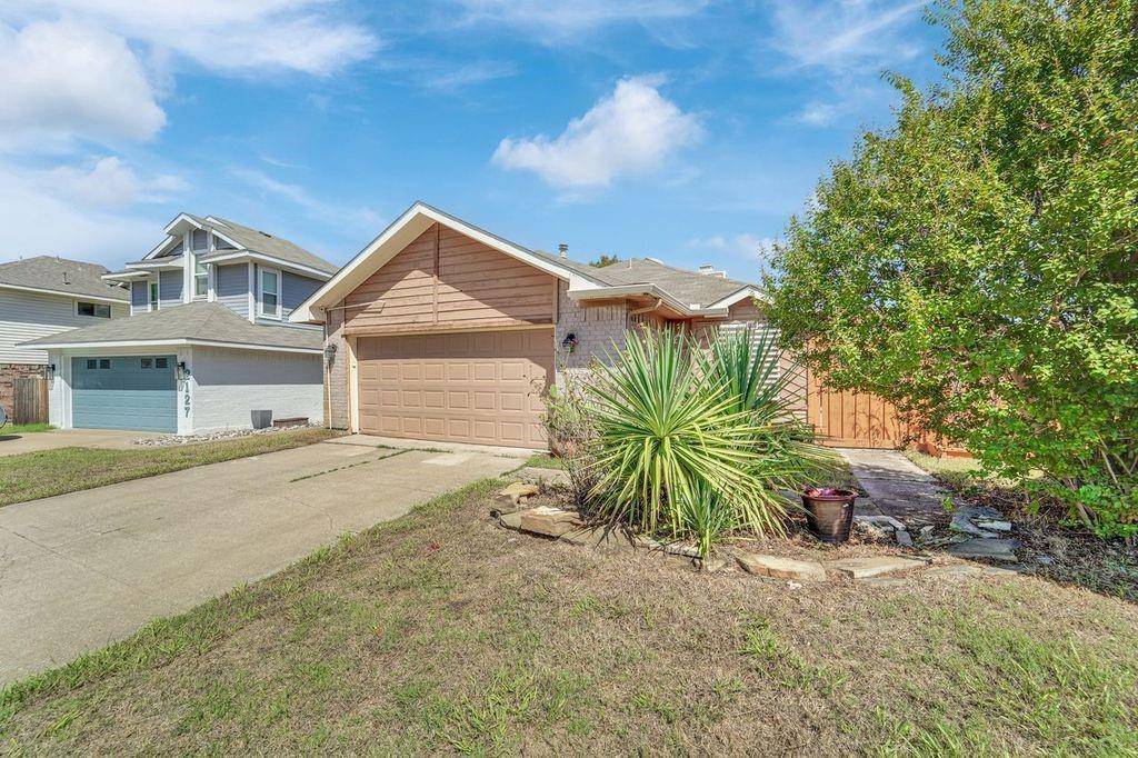 2129 Stradivarius Lane, Carrollton, TX 75007