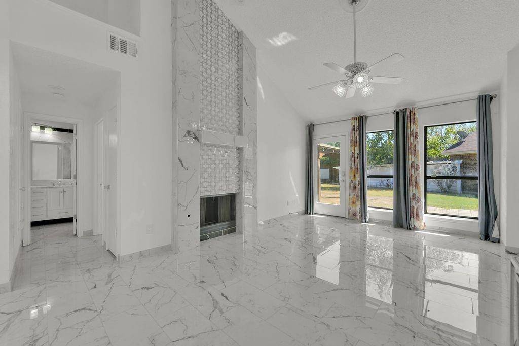 2129 Stradivarius Lane, Carrollton, TX 75007