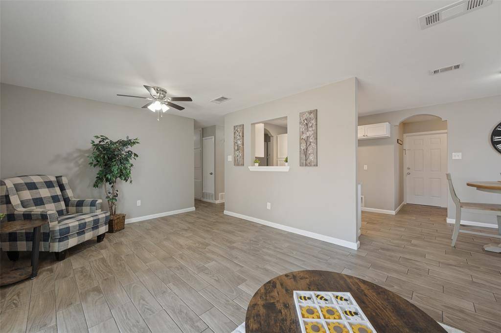 5909 Kary Lynn Drive S, Watauga, TX 76148