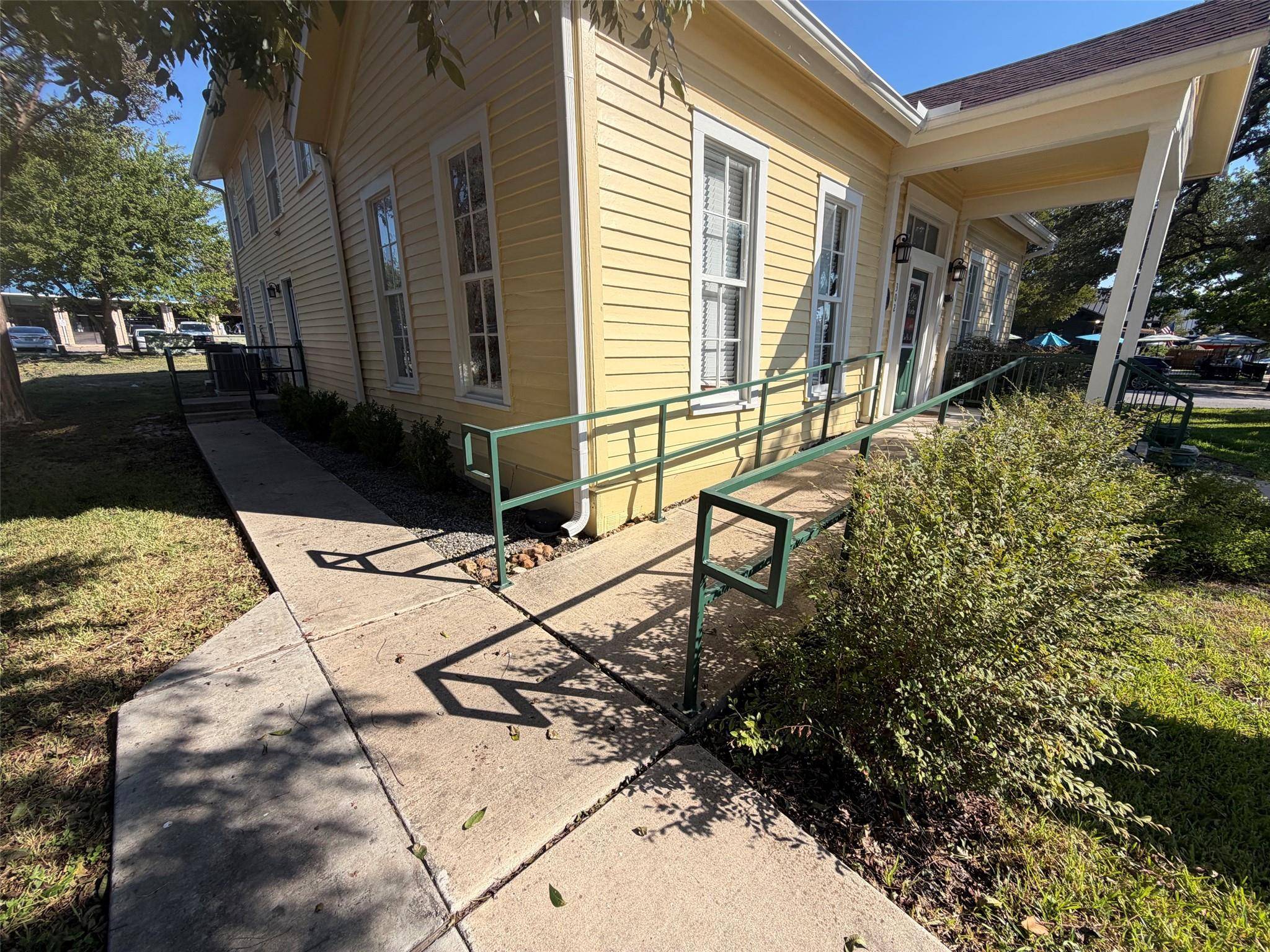 302 W Main ST #103, Round Rock, TX 78664