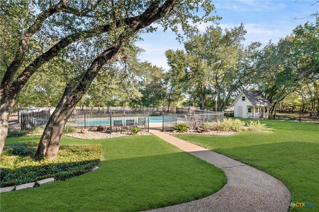 9011 Brewer LN, Salado, TX 76571