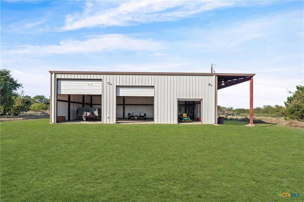 9011 Brewer LN, Salado, TX 76571