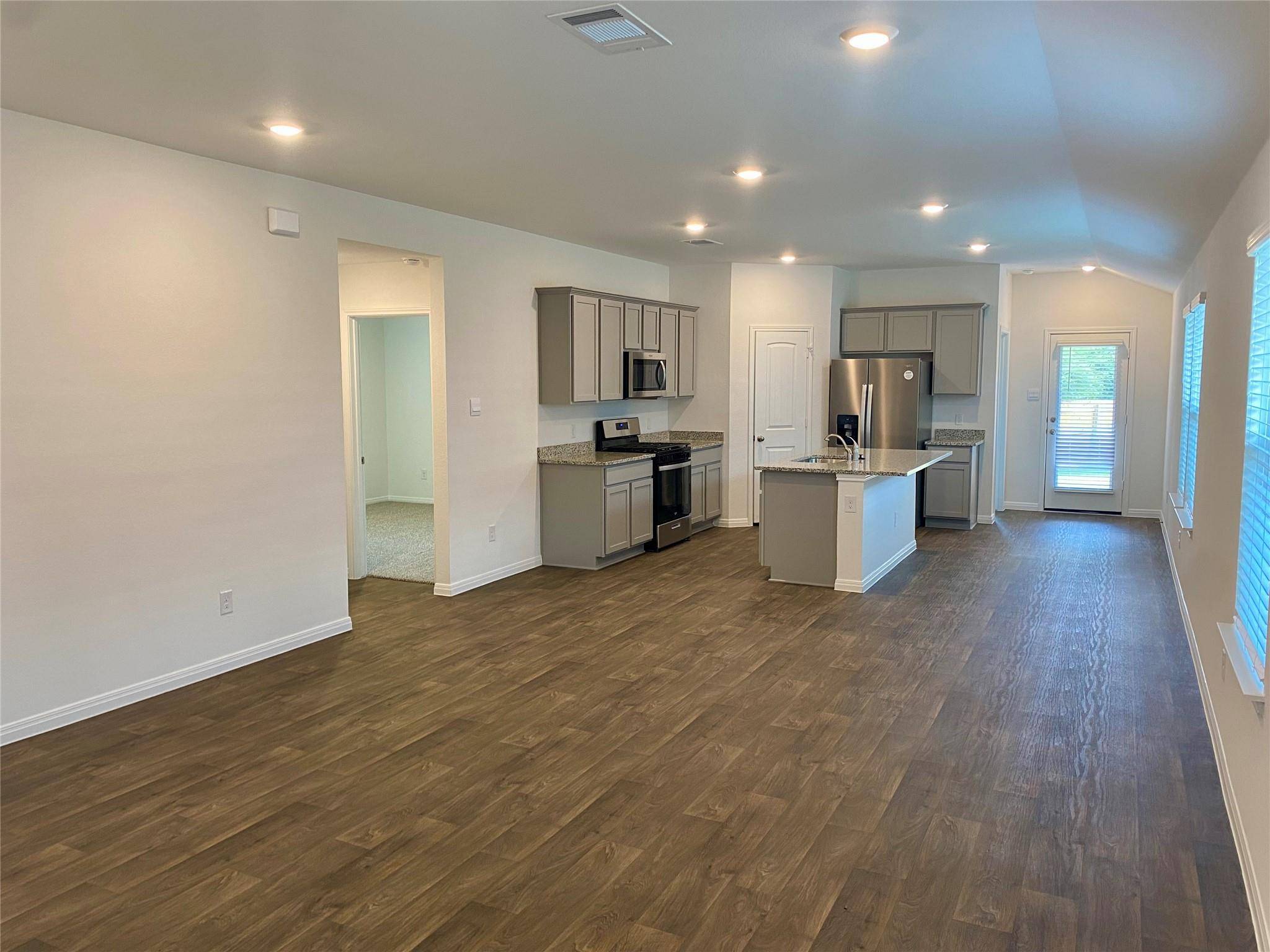 727 Gladiola LOOP, Kyle, TX 78640