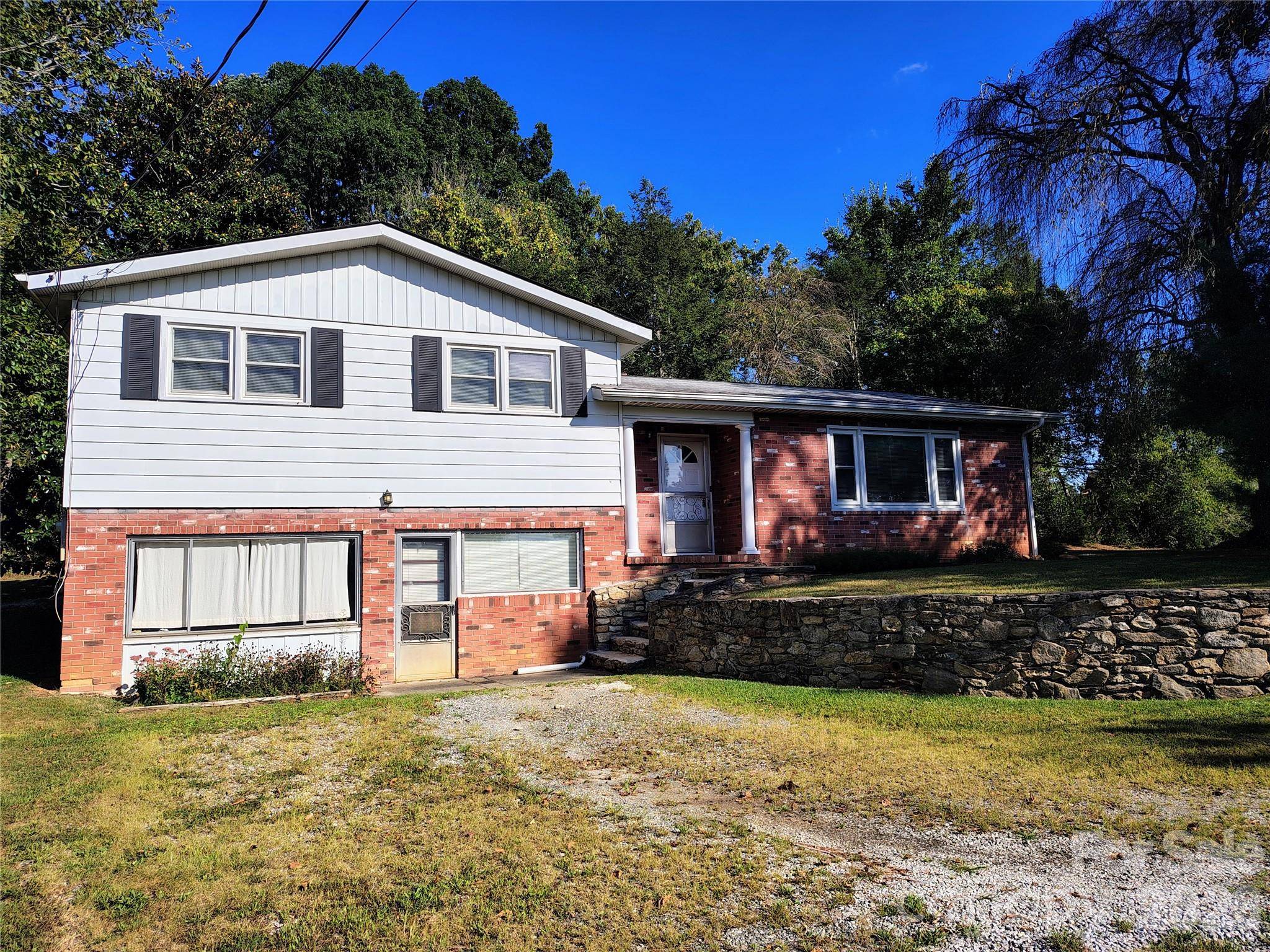 69 Alexander RD, Weaverville, NC 28787