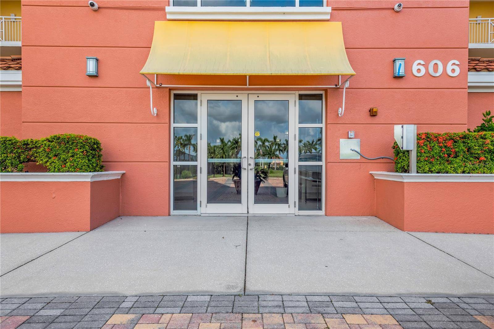 606 RIVIERA DUNES WAY #405, Palmetto, FL 34221