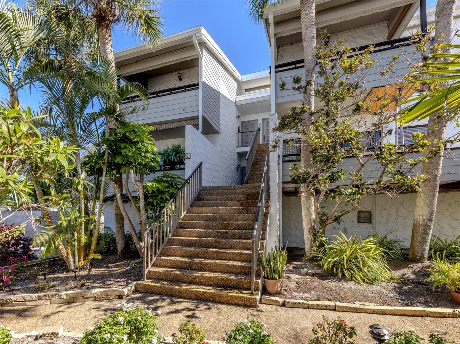 1555 TARPON CENTER DR #247, Venice, FL 34285