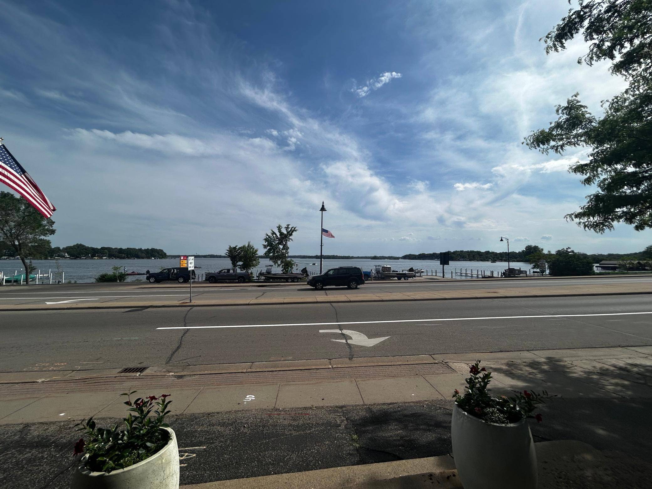 4032 Shoreline DR, Spring Park, MN 55384