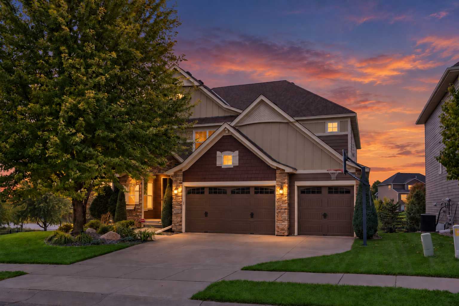 15842 57th PL N, Plymouth, MN 55446