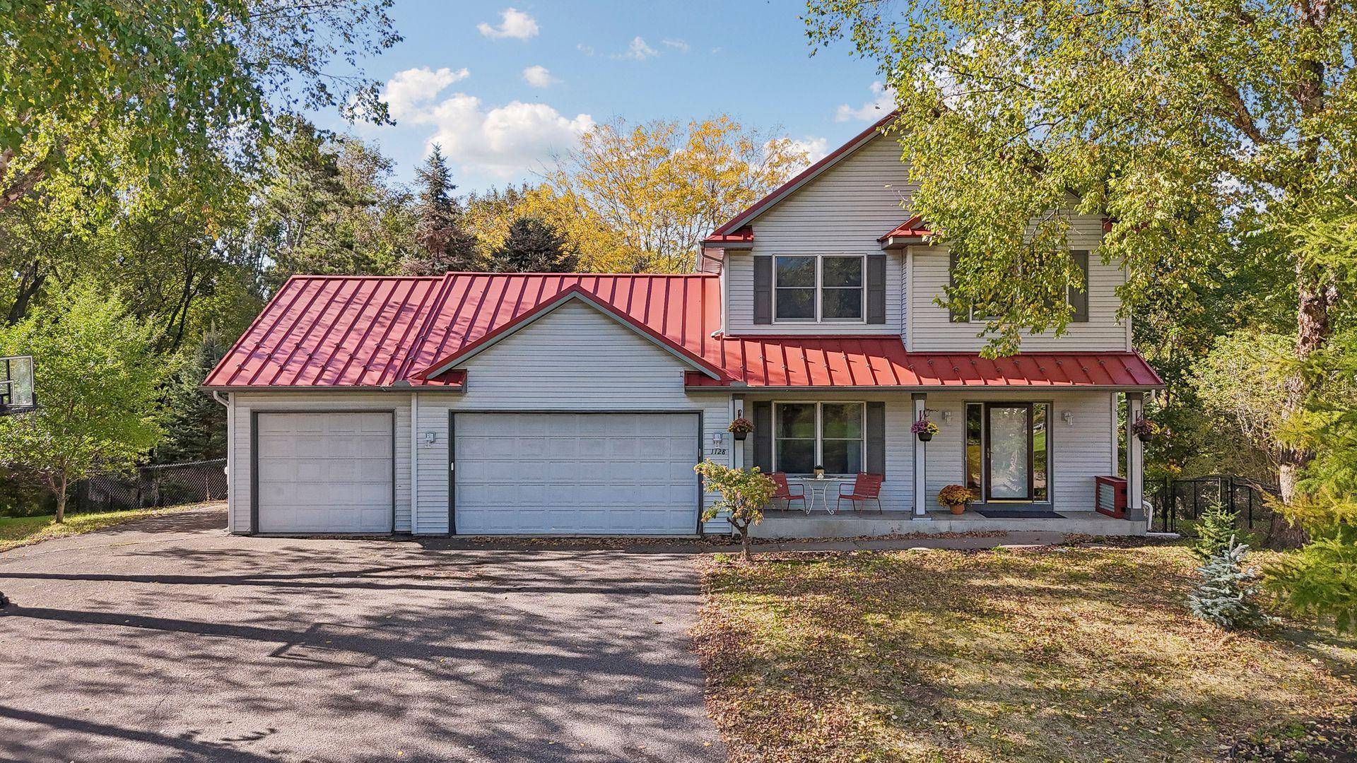 1128 Creekside CIR, Stillwater, MN 55082