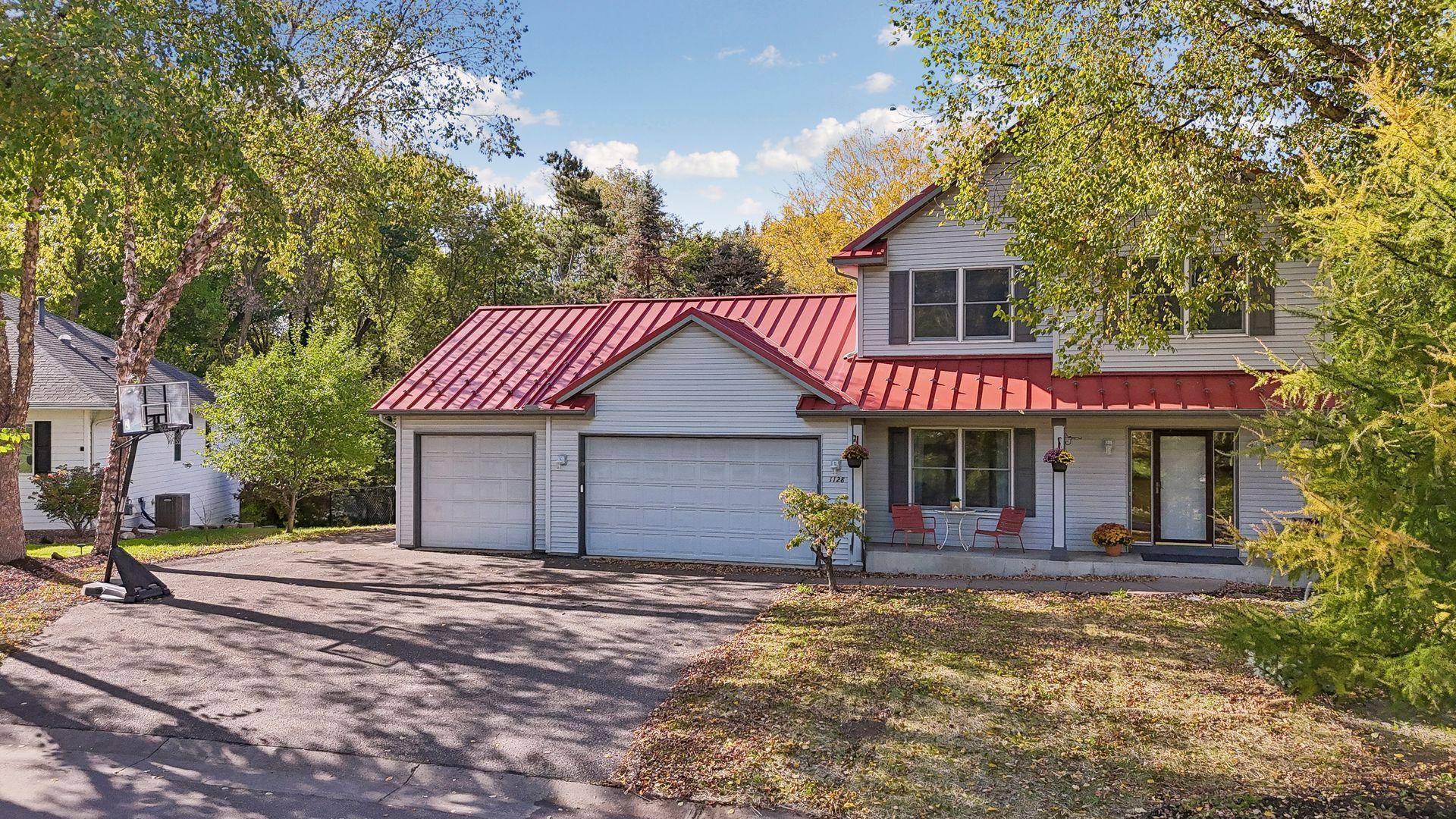 1128 Creekside CIR, Stillwater, MN 55082