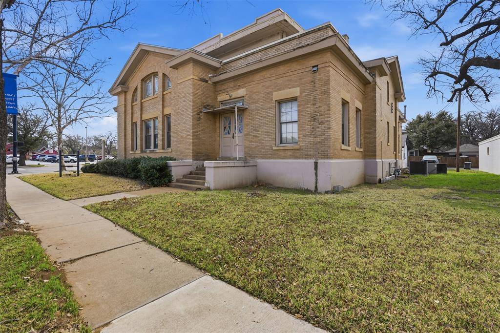 700 Elm Street, Graham, TX 76450