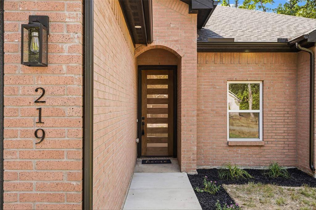 219 W Beachwood Loop, Trinidad, TX 75163
