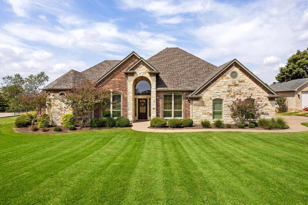 1616 Crow Creek Drive, Granbury, TX 76049