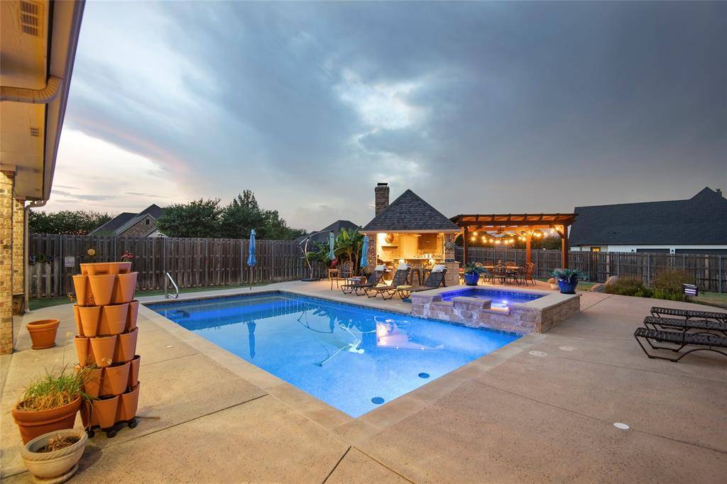 7211 Hamilton Drive, Midlothian, TX 76065