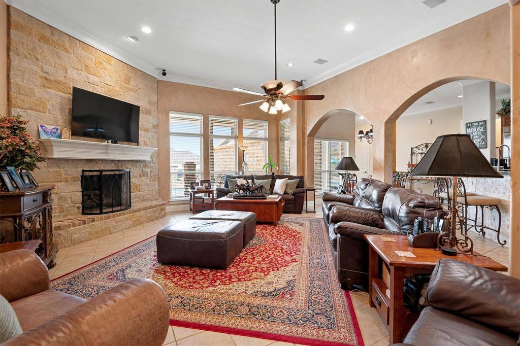 7211 Hamilton Drive, Midlothian, TX 76065