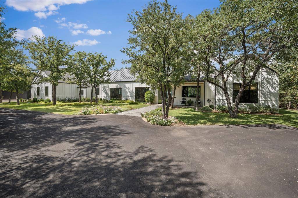 111 Fawn Trail Circle, Graham, TX 76450