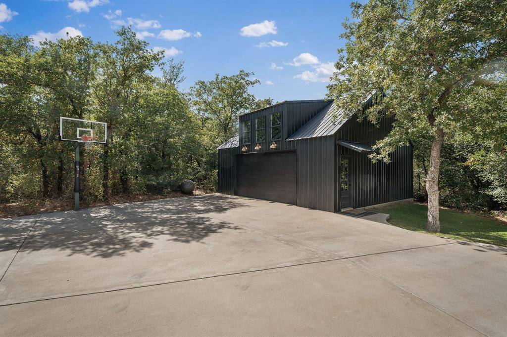 111 Fawn Trail Circle, Graham, TX 76450
