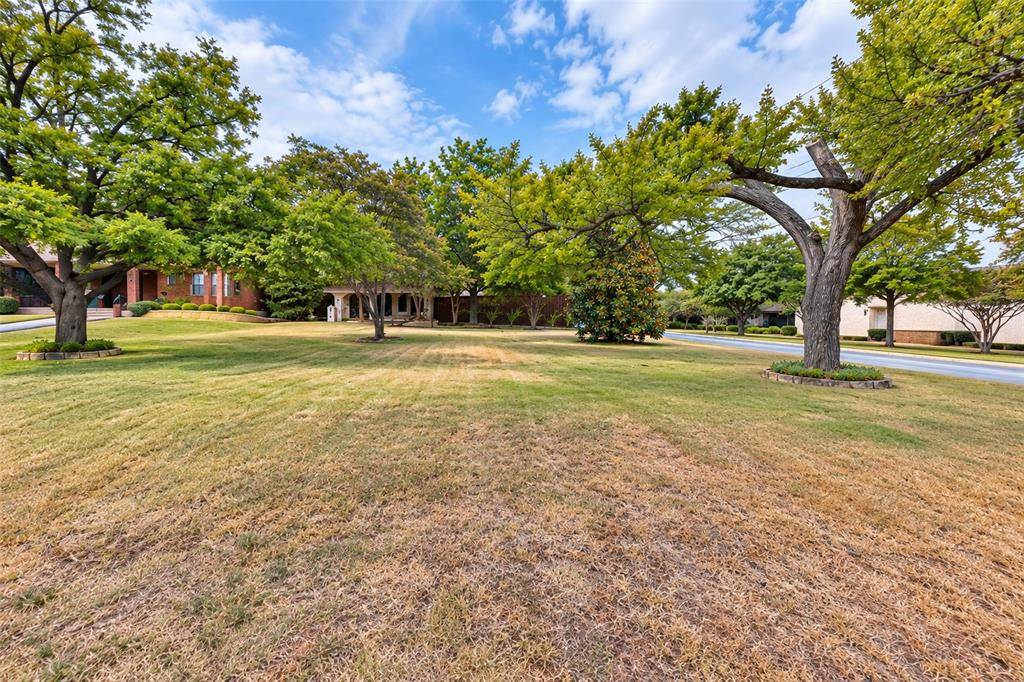 9345 E Lake Highlands Drive, Dallas, TX 75218