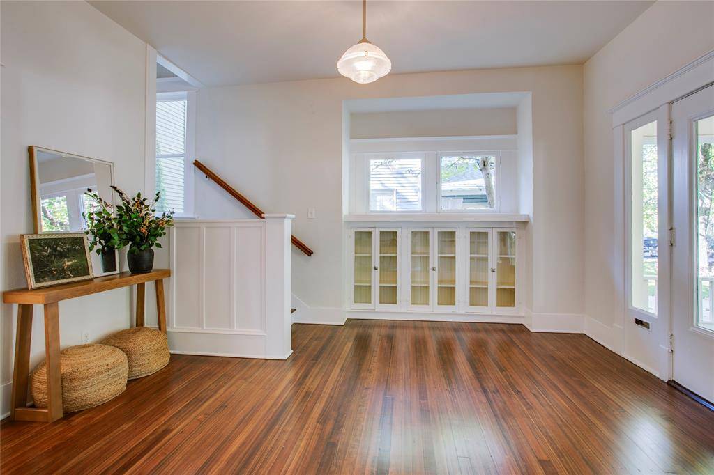 111 S Rosemont Avenue, Dallas, TX 75208