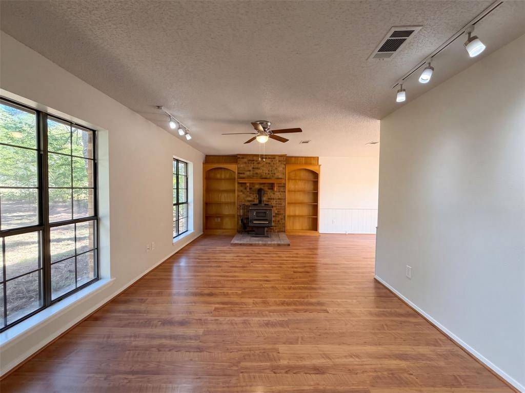 15830 Hilltop Drive, Kemp, TX 75143