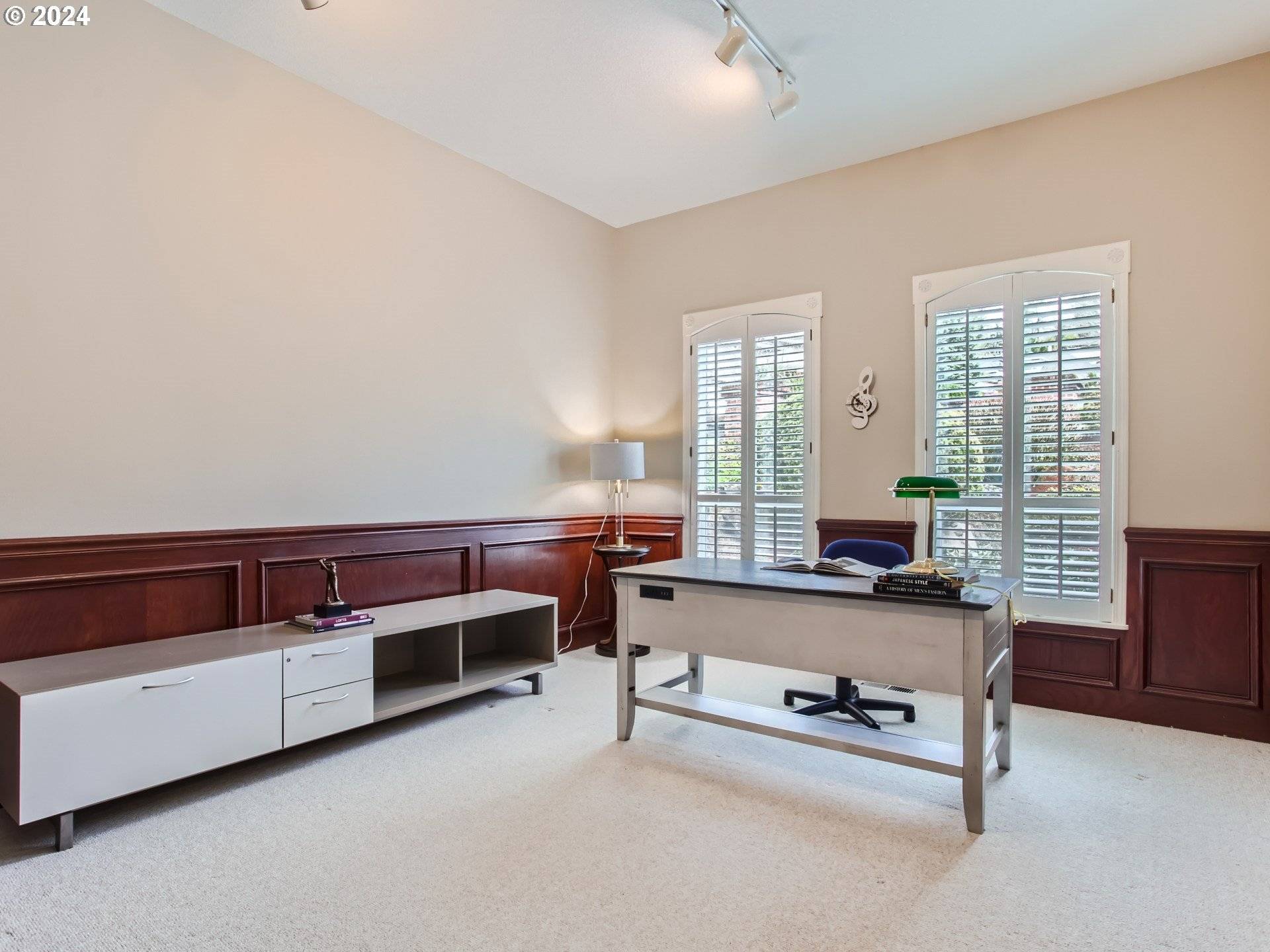 8534 NW TIMBER RIDGE CT, Portland, OR 97229