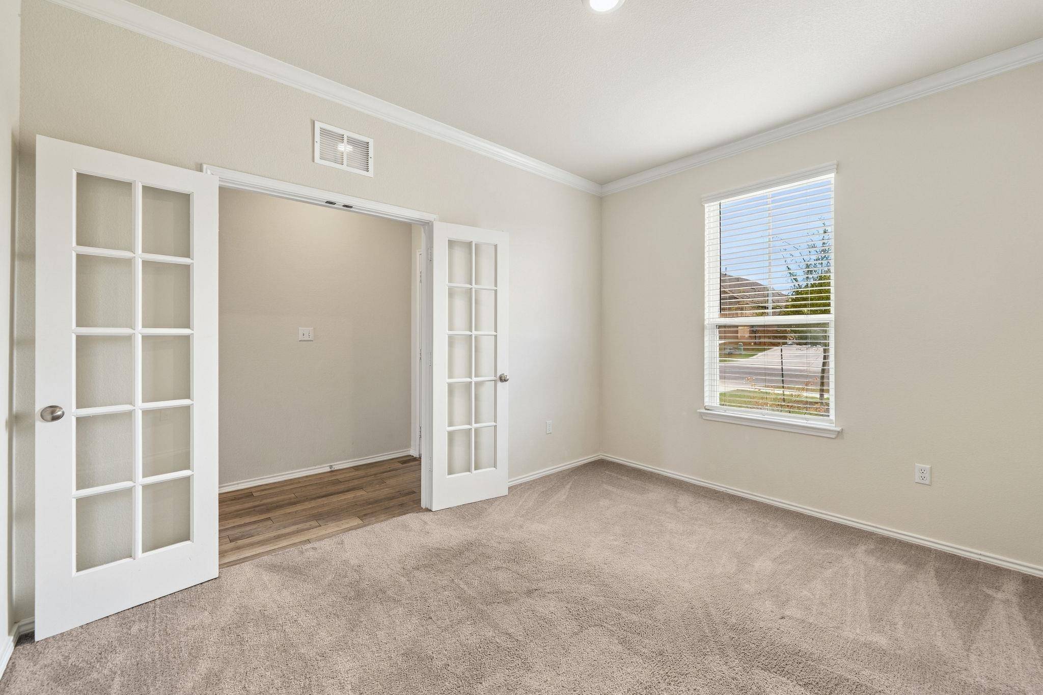 499 Tree Nut LOOP, Buda, TX 78610