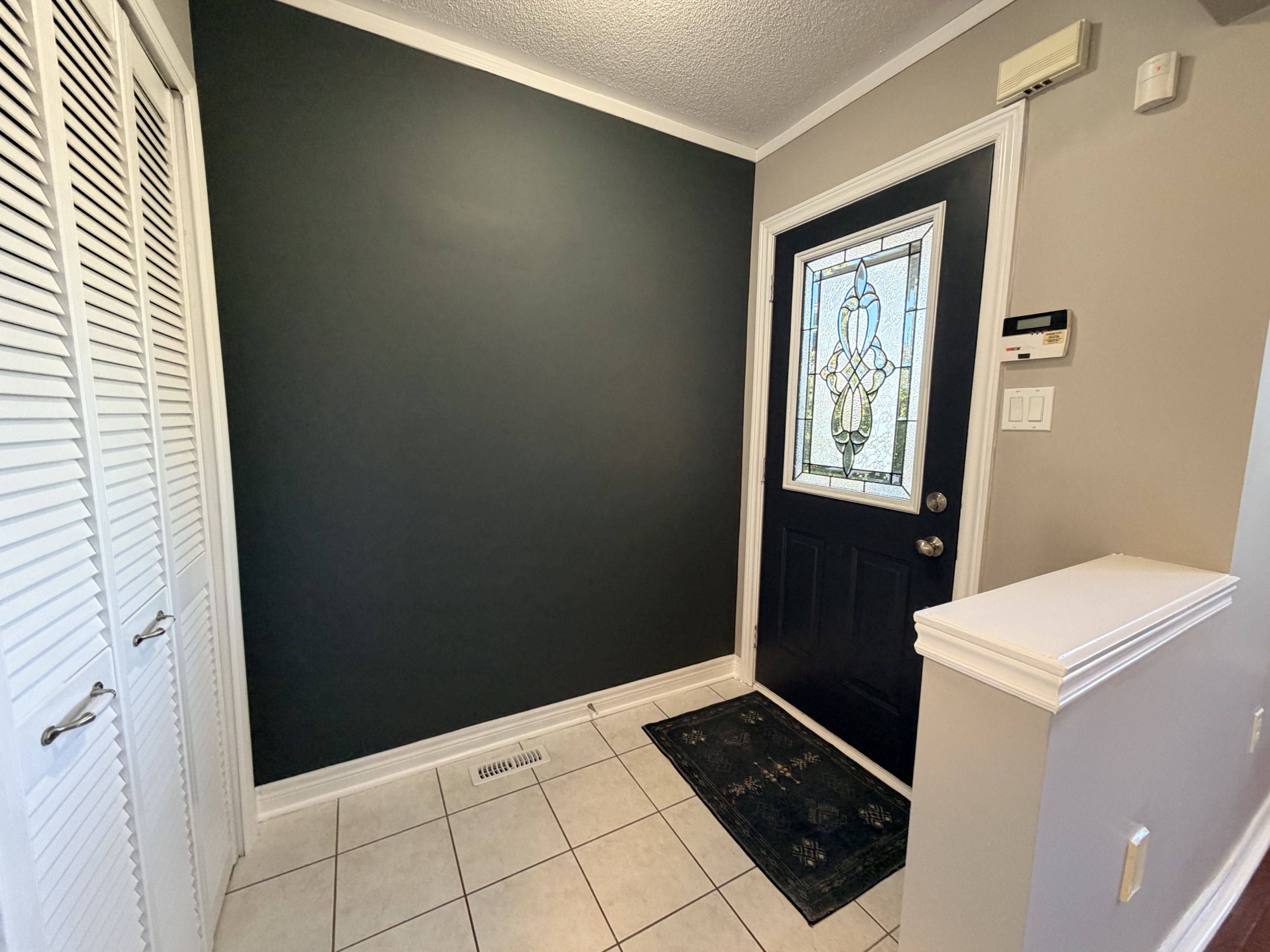 111 Bentley CRES, Barrie, ON L4N 0Z1