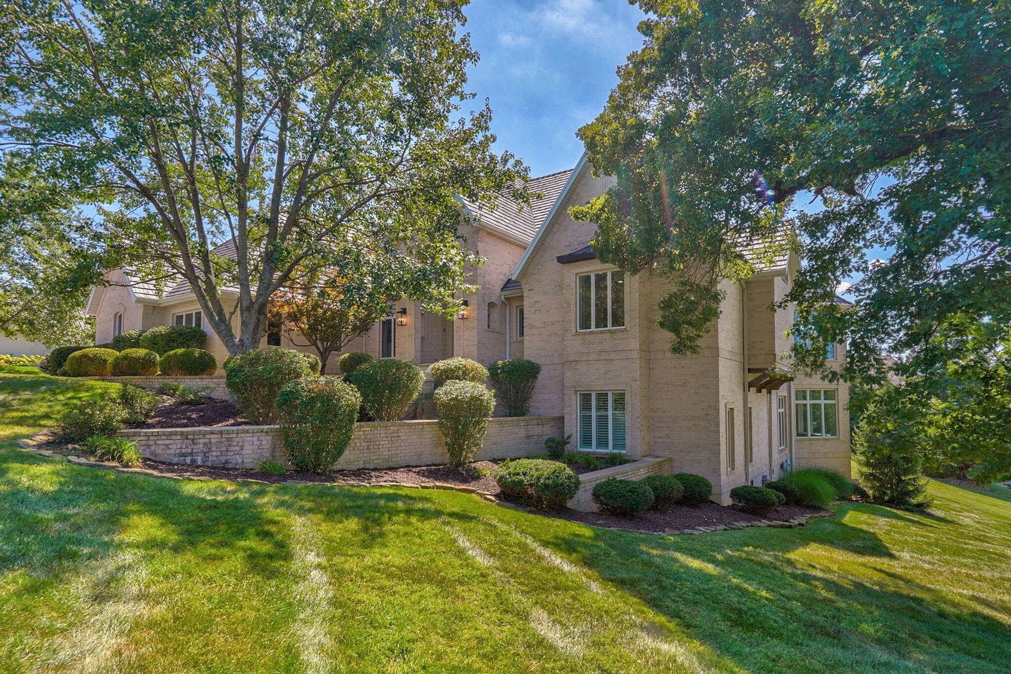 5261 S Applecross WAY, Springfield, MO 65809