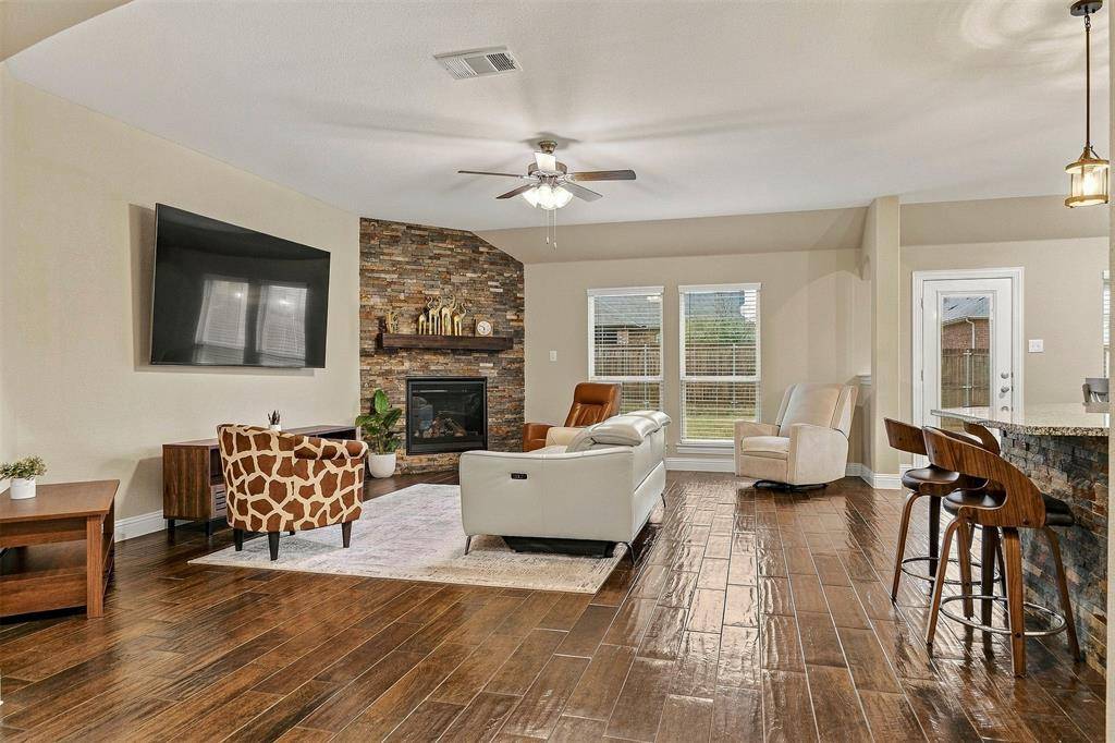 3013 Denver Avenue, Aubrey, TX 76227
