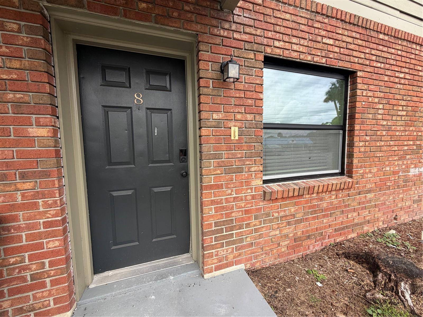 900 N BAY ST #8, Eustis, FL 32726