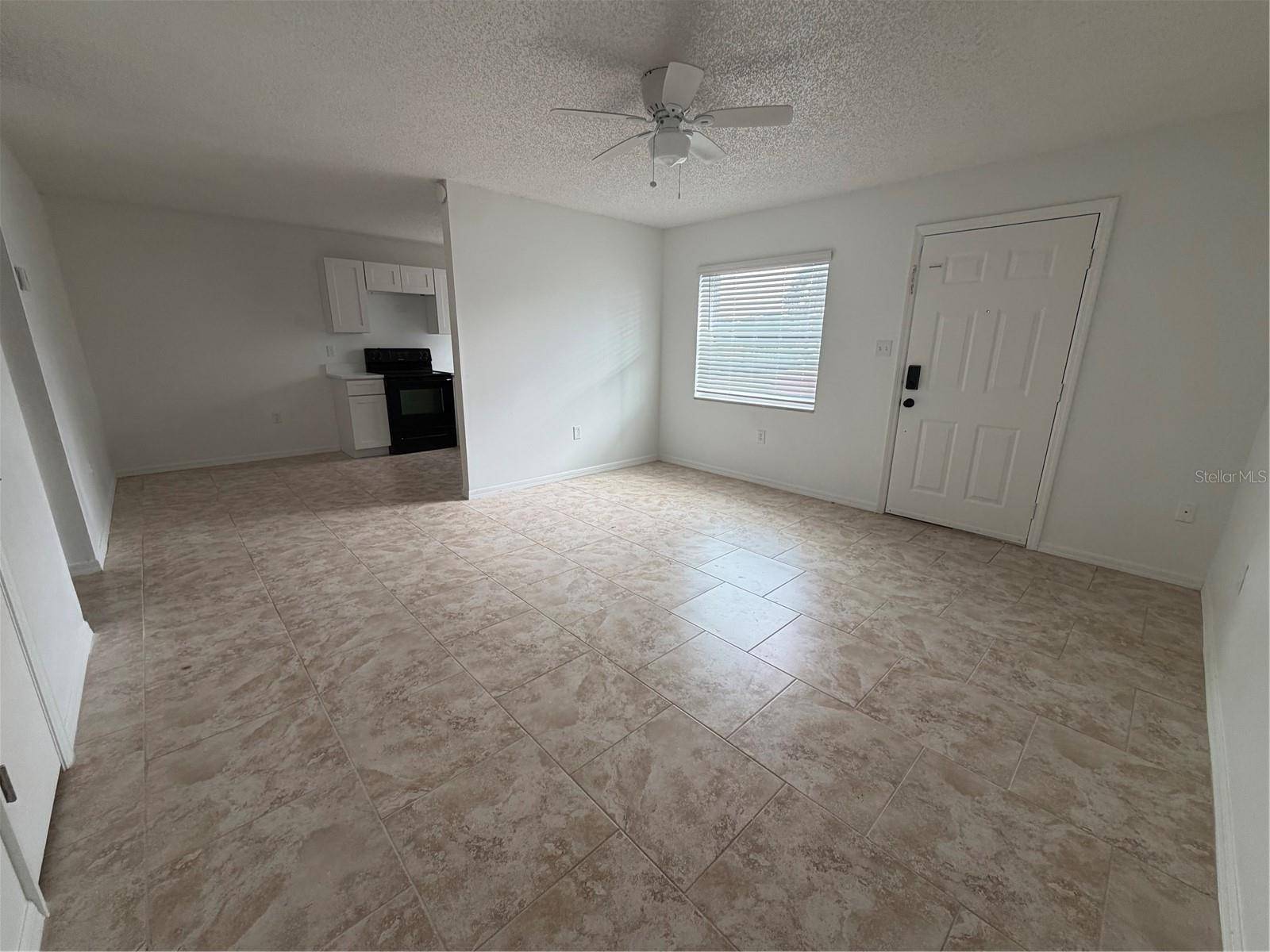 900 N BAY ST #8, Eustis, FL 32726