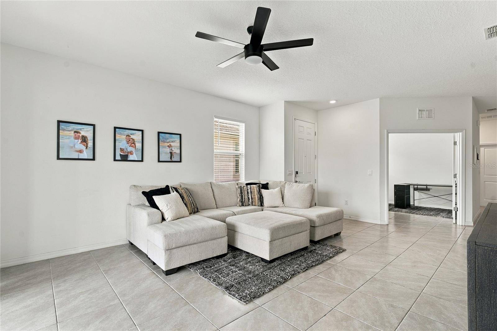8514 BOLD CYPRESS LN, Wesley Chapel, FL 33545