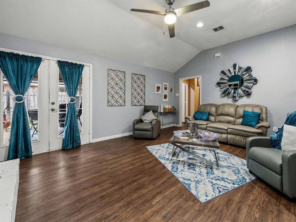 3012 Pinto Loop, Robinson, TX 76706