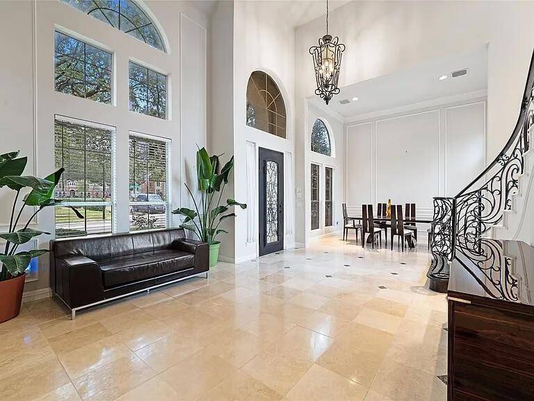 18403 Gibbons Drive, Dallas, TX 75287