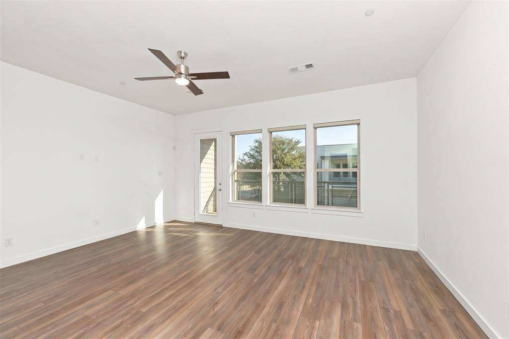 695 Vista Del Lago Drive, Lewisville, TX 75067