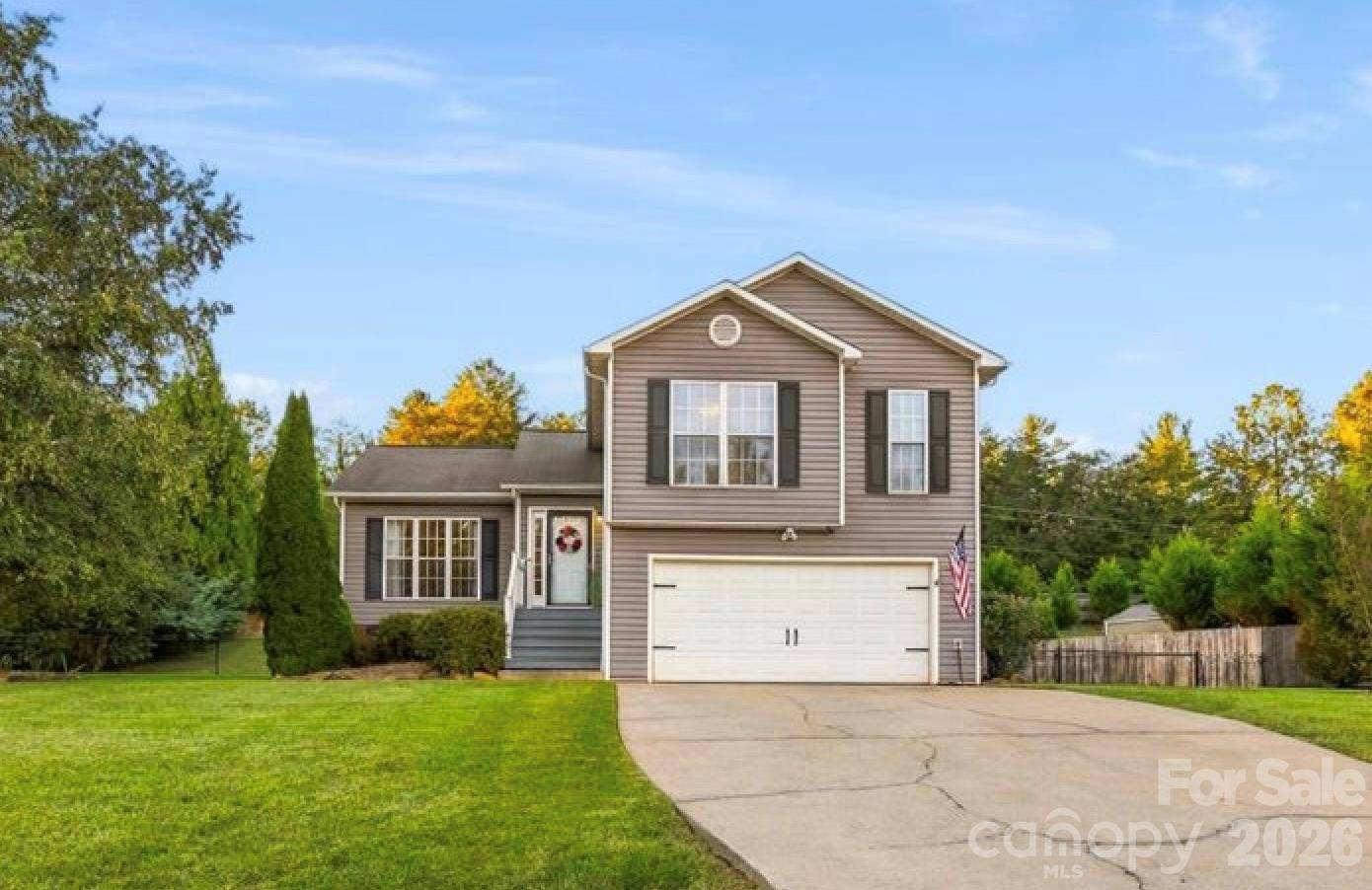 106 S River Glen DR, Morganton, NC 28655