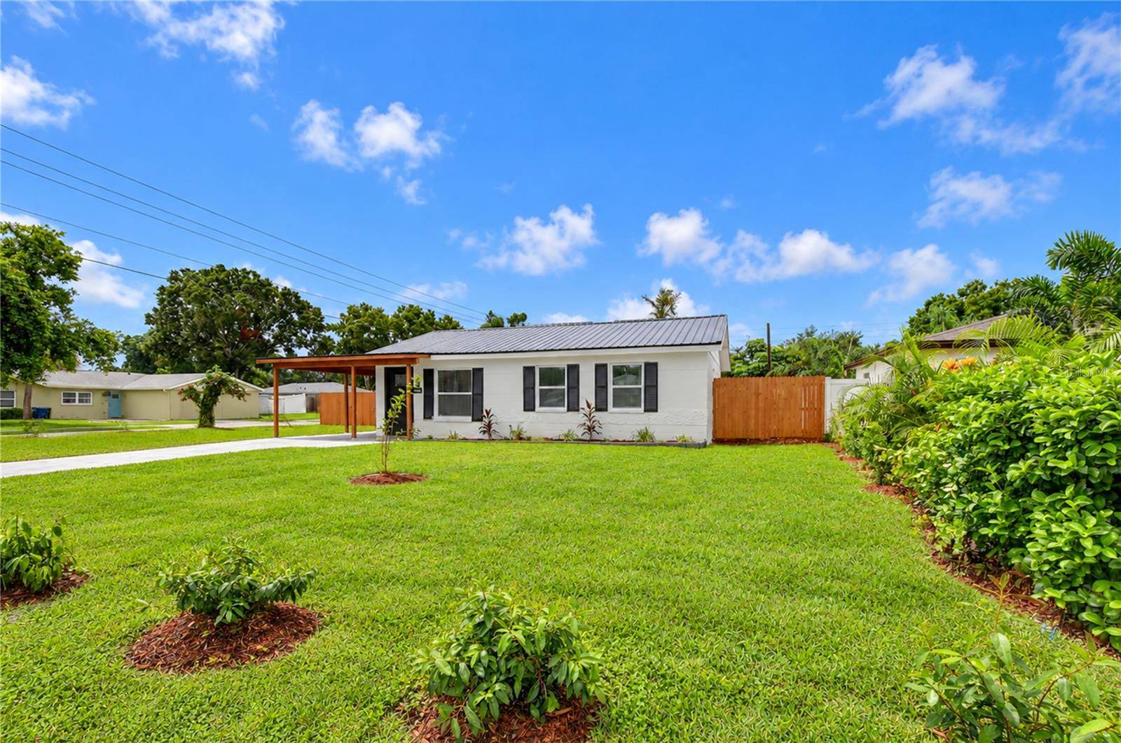 4000 W WALLACE AVE, Tampa, FL 33611