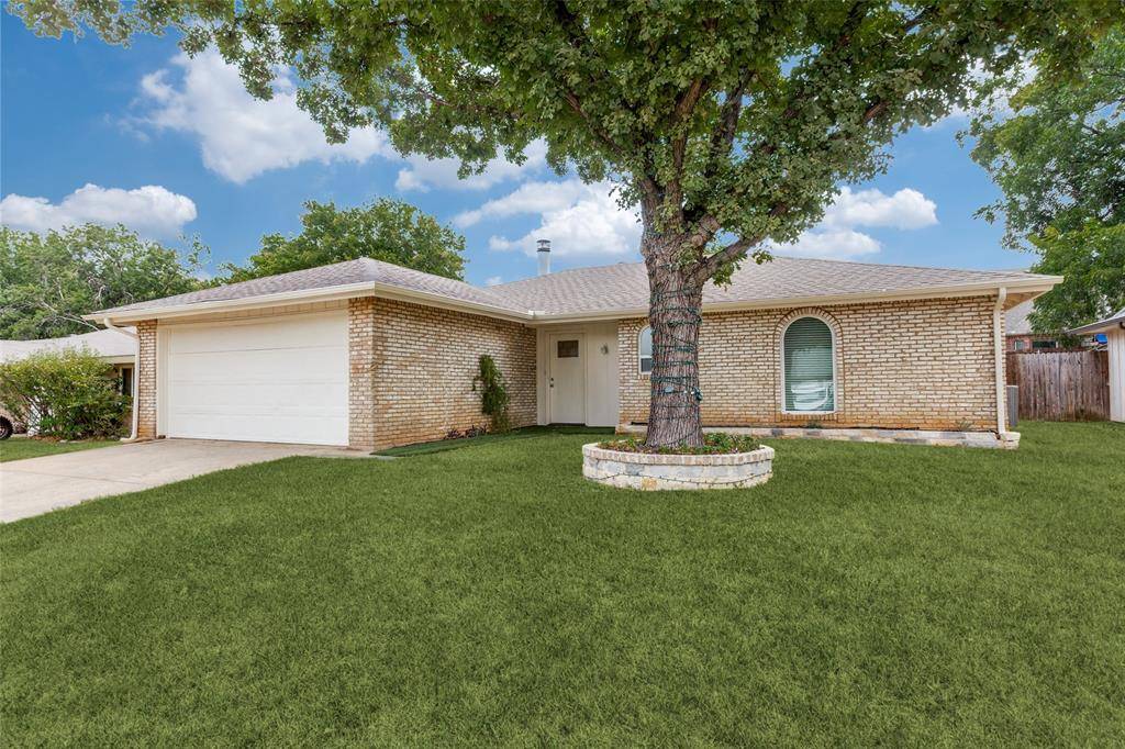5420 Prince Drive, Lake Dallas, TX 75065
