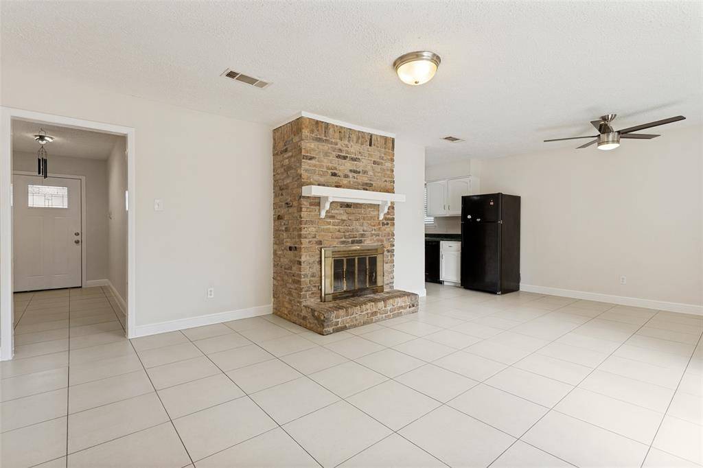 5420 Prince Drive, Lake Dallas, TX 75065