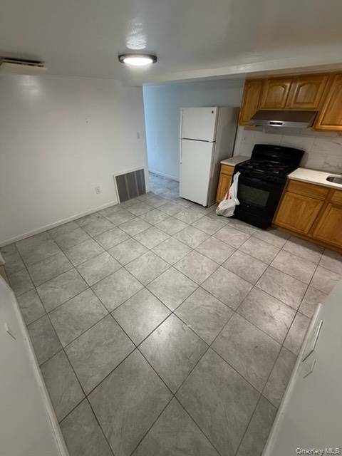 537 117th ST, College Point, NY 11356