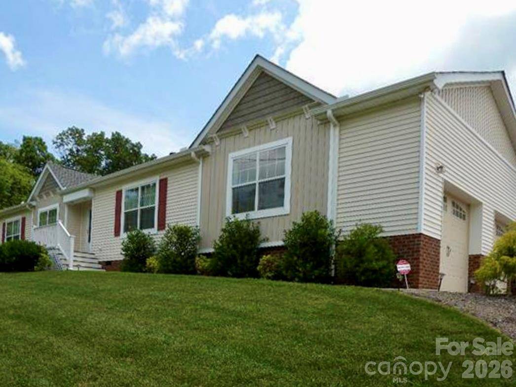224 Pete Luther RD, Candler, NC 28715