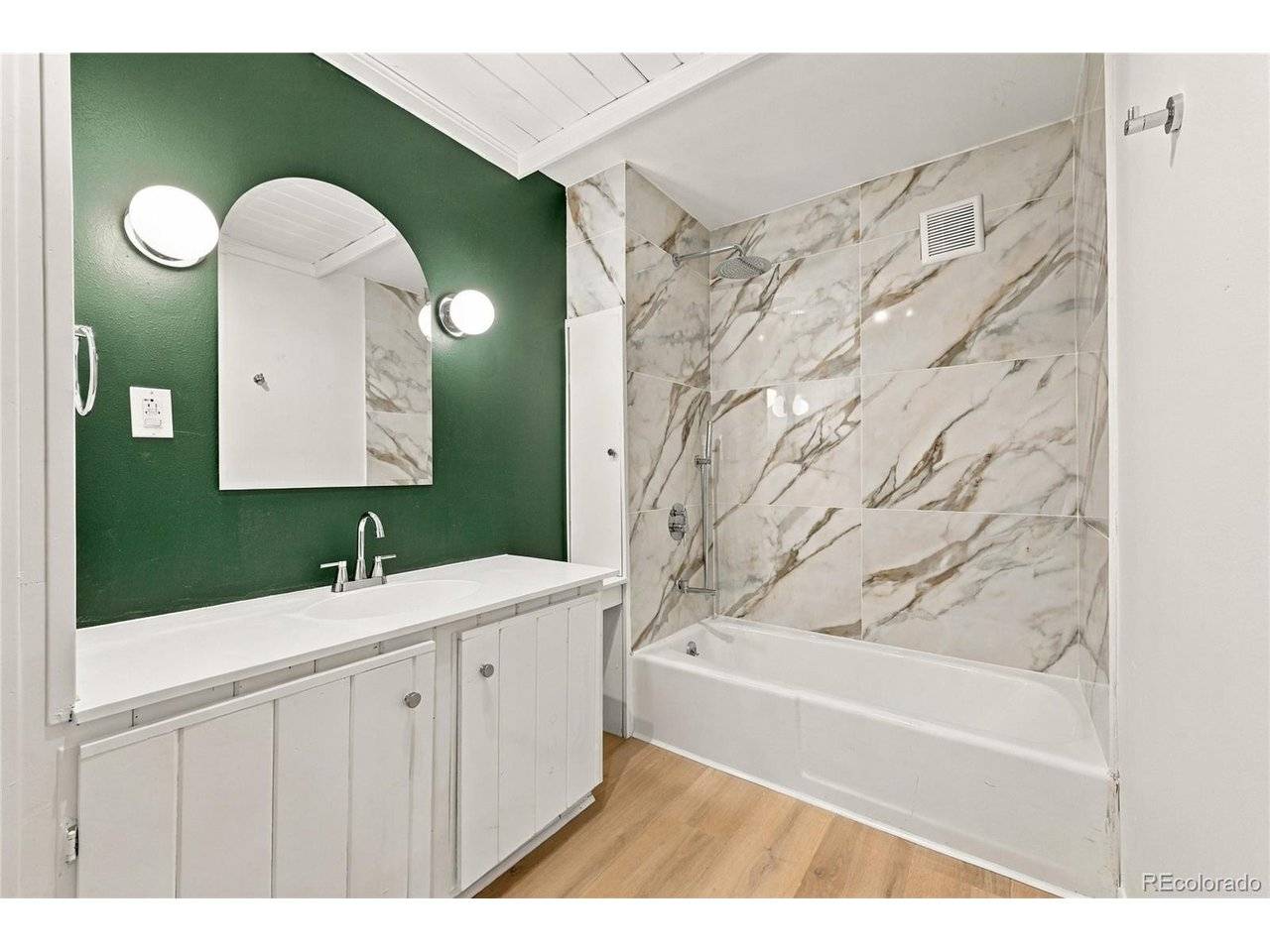 204 Waltonia, Drake, CO 80515