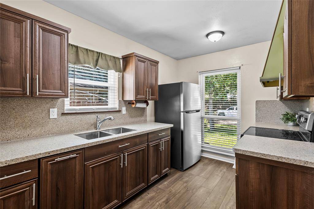 3505 S Columbine Lane, Grand Prairie, TX 75052