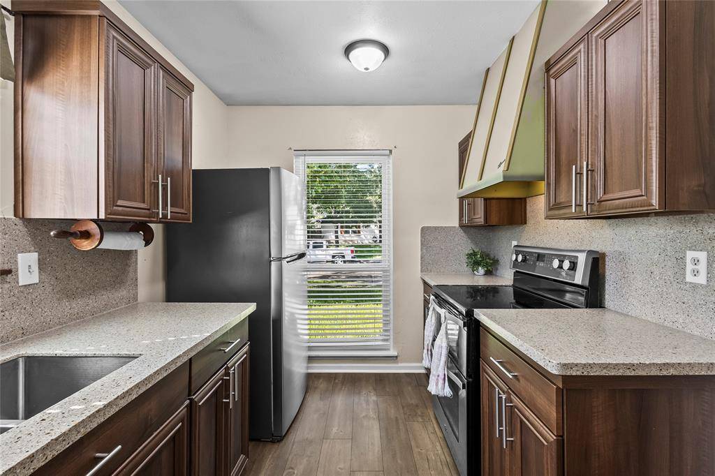 3505 S Columbine Lane, Grand Prairie, TX 75052