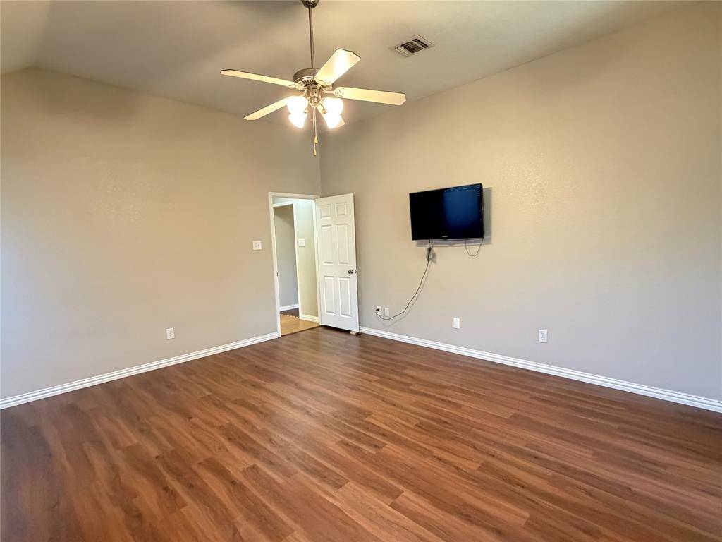 5932 Highcrest Drive, Watauga, TX 76148