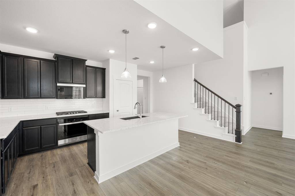 8909 Haste Lane, Aubrey, TX 76227
