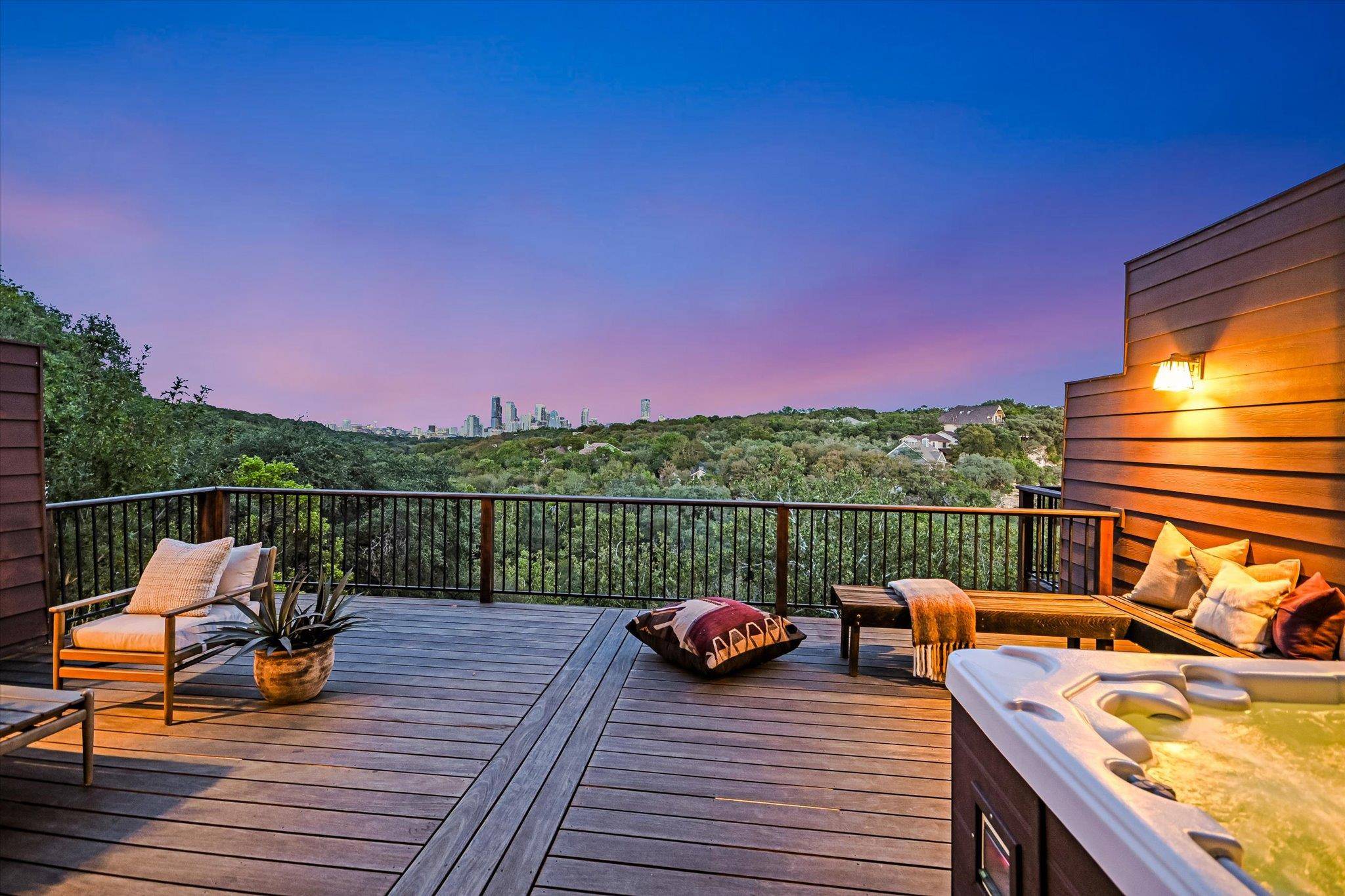 1325 Spyglass DR, Austin, TX 78746