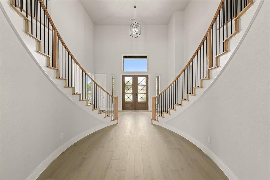 200 Cheyenne Mountain Drive, Ovilla, TX 75154