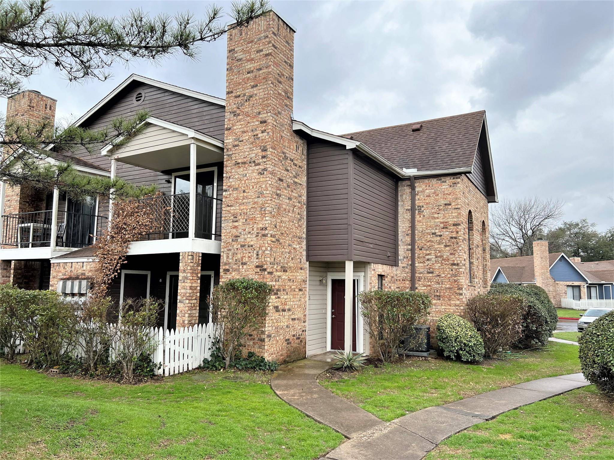 1601 Faro DR #103, Austin, TX 78741