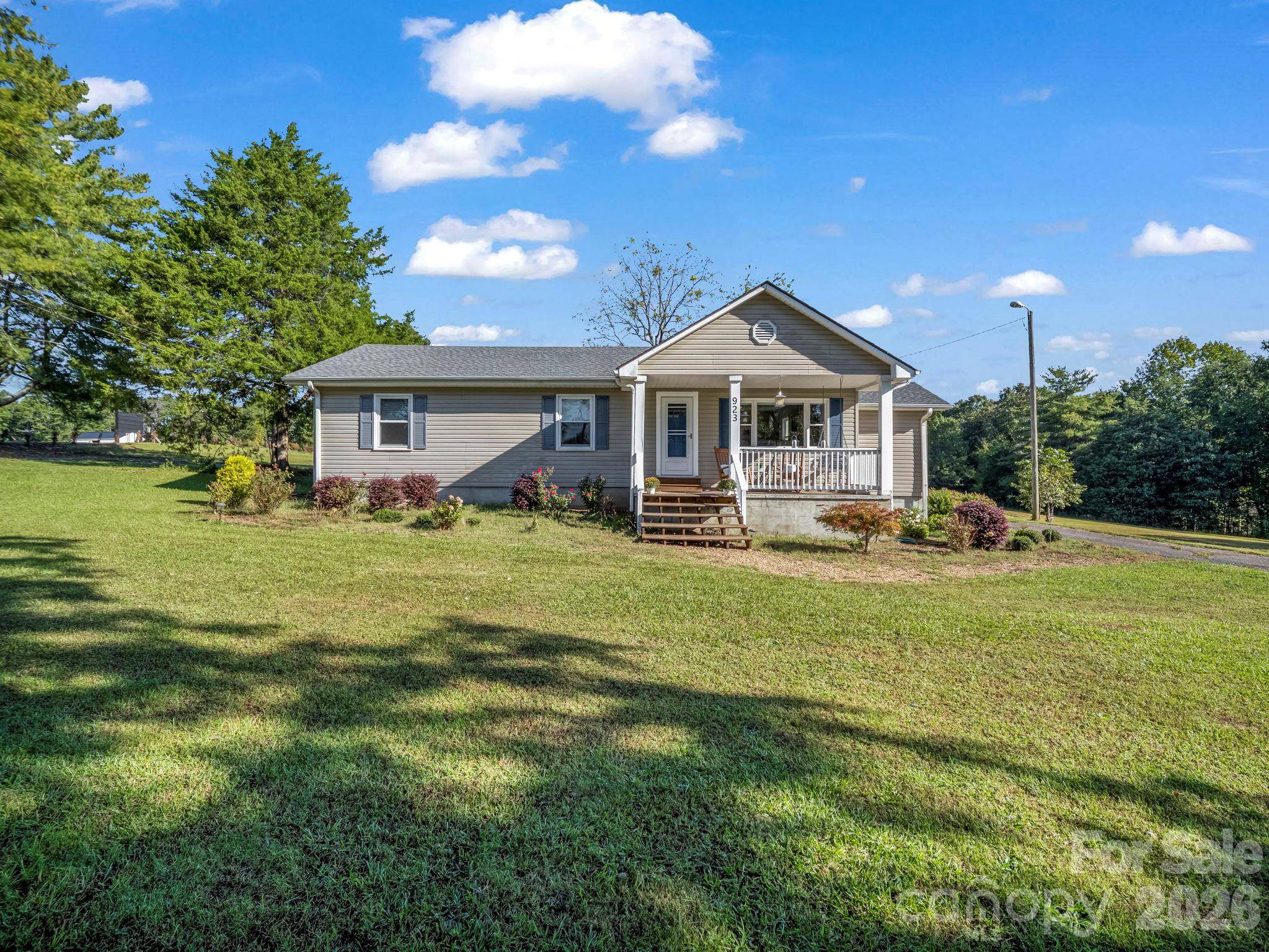 923 Green Creek DR, Columbus, NC 28722
